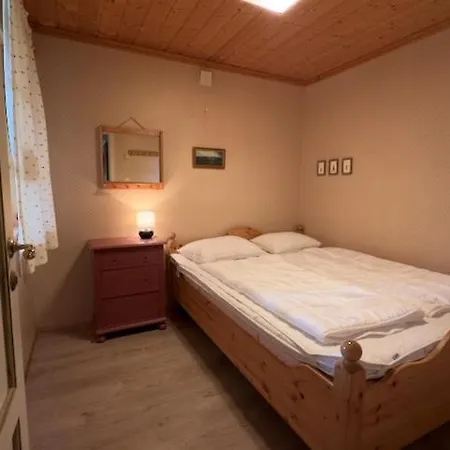 Mountain With 5 Bedrooms And 2 Fireplaces *