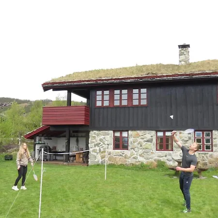Mountain With 5 Bedrooms And 2 Fireplaces *