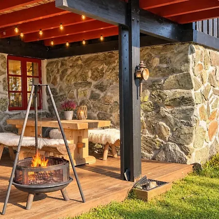 Mountain With 5 Bedrooms And 2 Fireplaces
