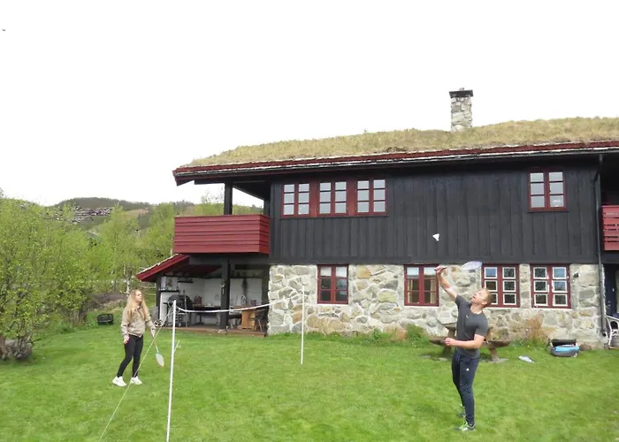 Mountain With 5 Bedrooms And 2 Fireplaces *